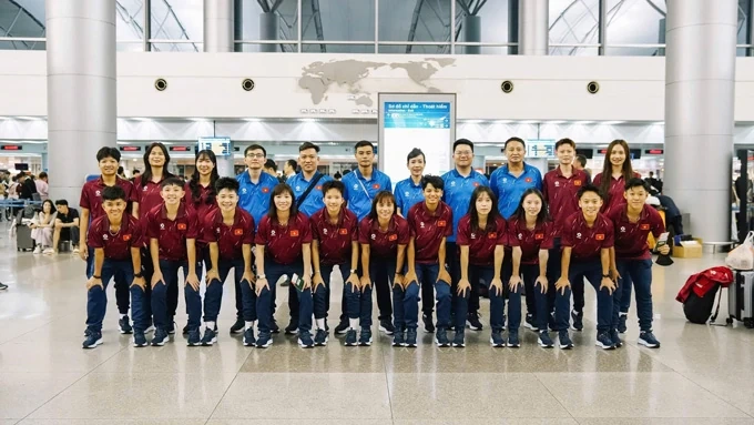 Lãnh đạo FIFA gửi thư chúc mừng Tết Bính Ngọ tới bóng đá Việt Nam; Barcelona mất ngôi đầu La Liga