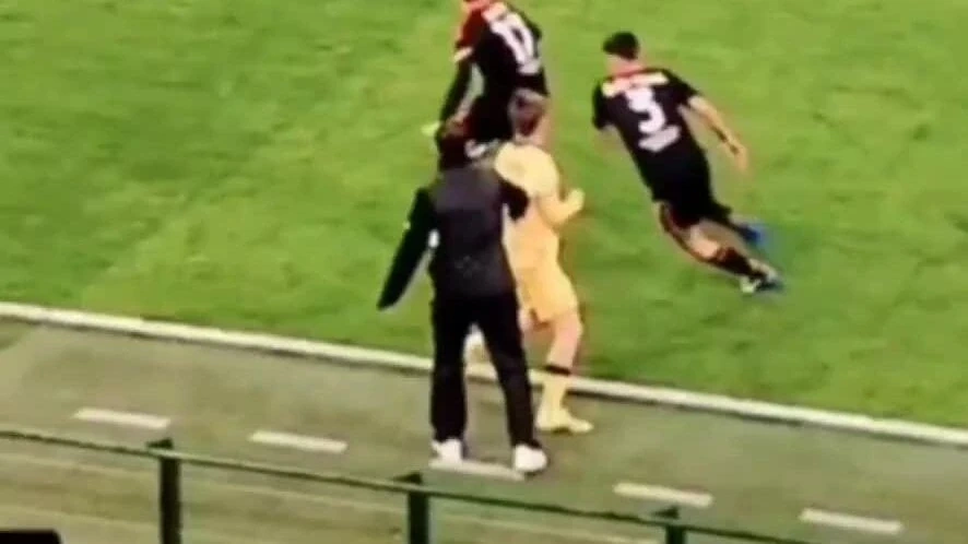 Xuân Son được quan tâm lớn trong ngày Nam Định trở lại tập luyện; HLV Fabregas bị mắng là “đồ trẻ con”