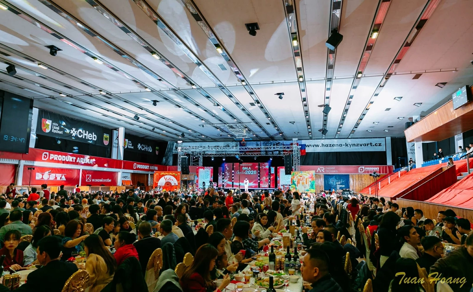 Tết Việt ở trời Âu - Bài 1: Thiêng liêng cái Tết xứ người