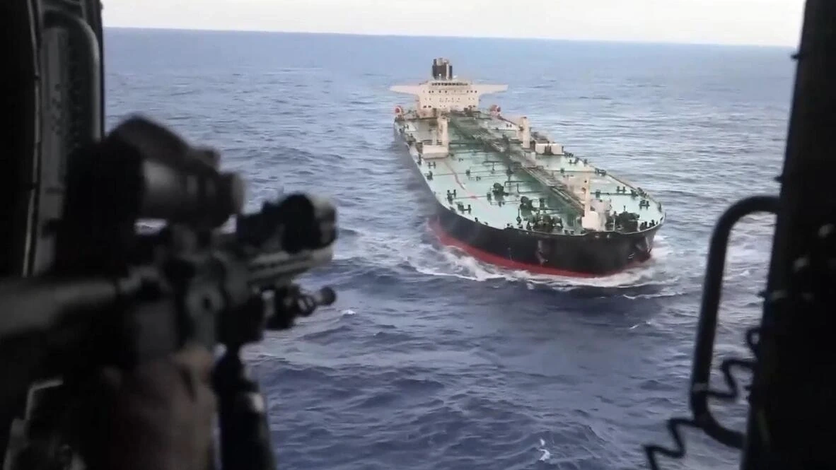 Mỹ tiếp tục chặn bắt tàu chở dầu vi phạm lệnh trừng phạt