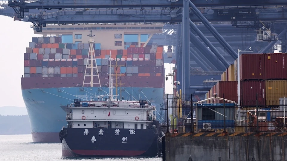 Tổng thống Donald Trump thăm Trung Quốc: Nước cờ ngoại giao hay phép thử quyền lực mới?