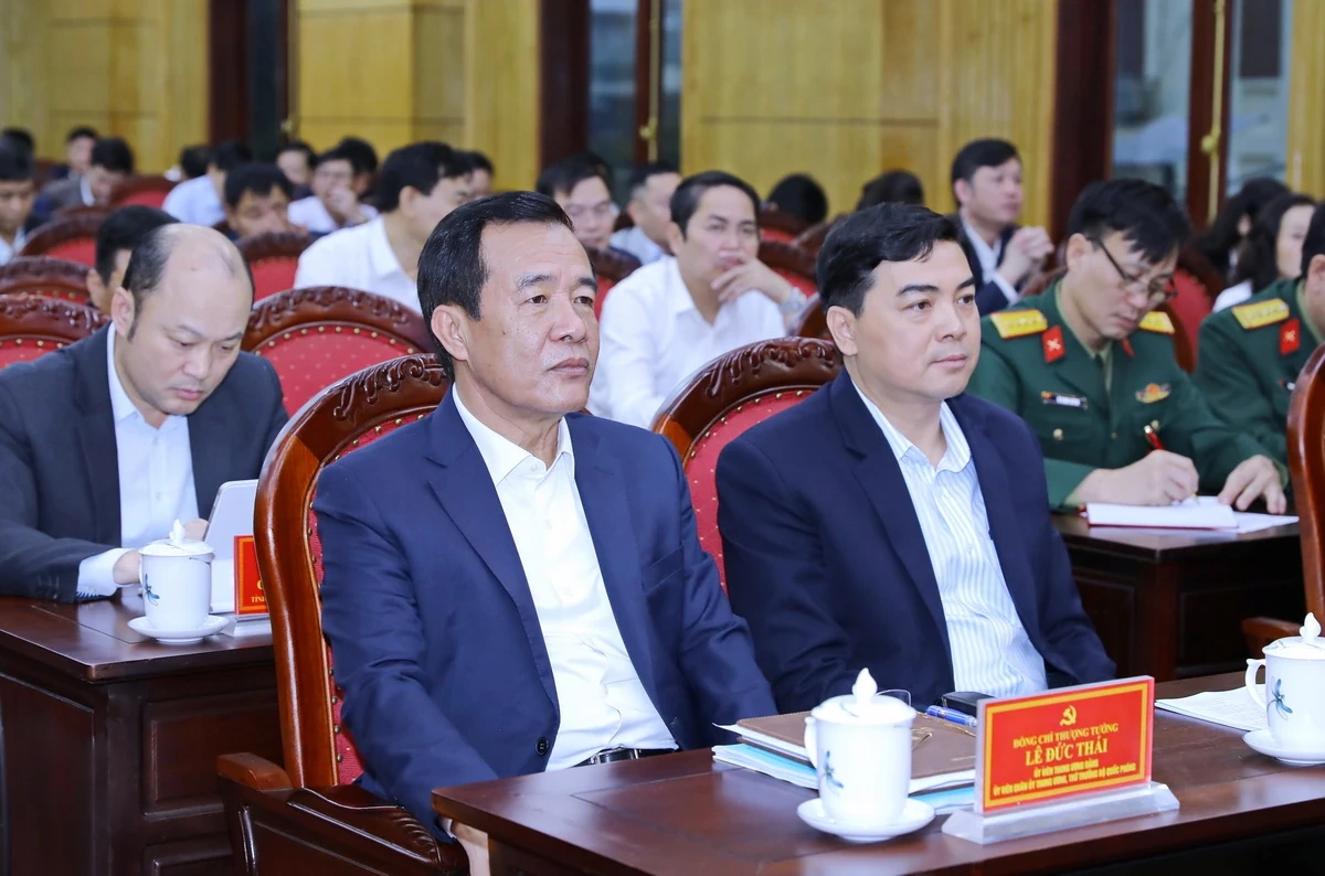 Khẩn trương xây dựng chương trình hành động, phân công rõ trách nhiệm triển khai thực hiện hai Nghị quyết của Bộ Chính trị