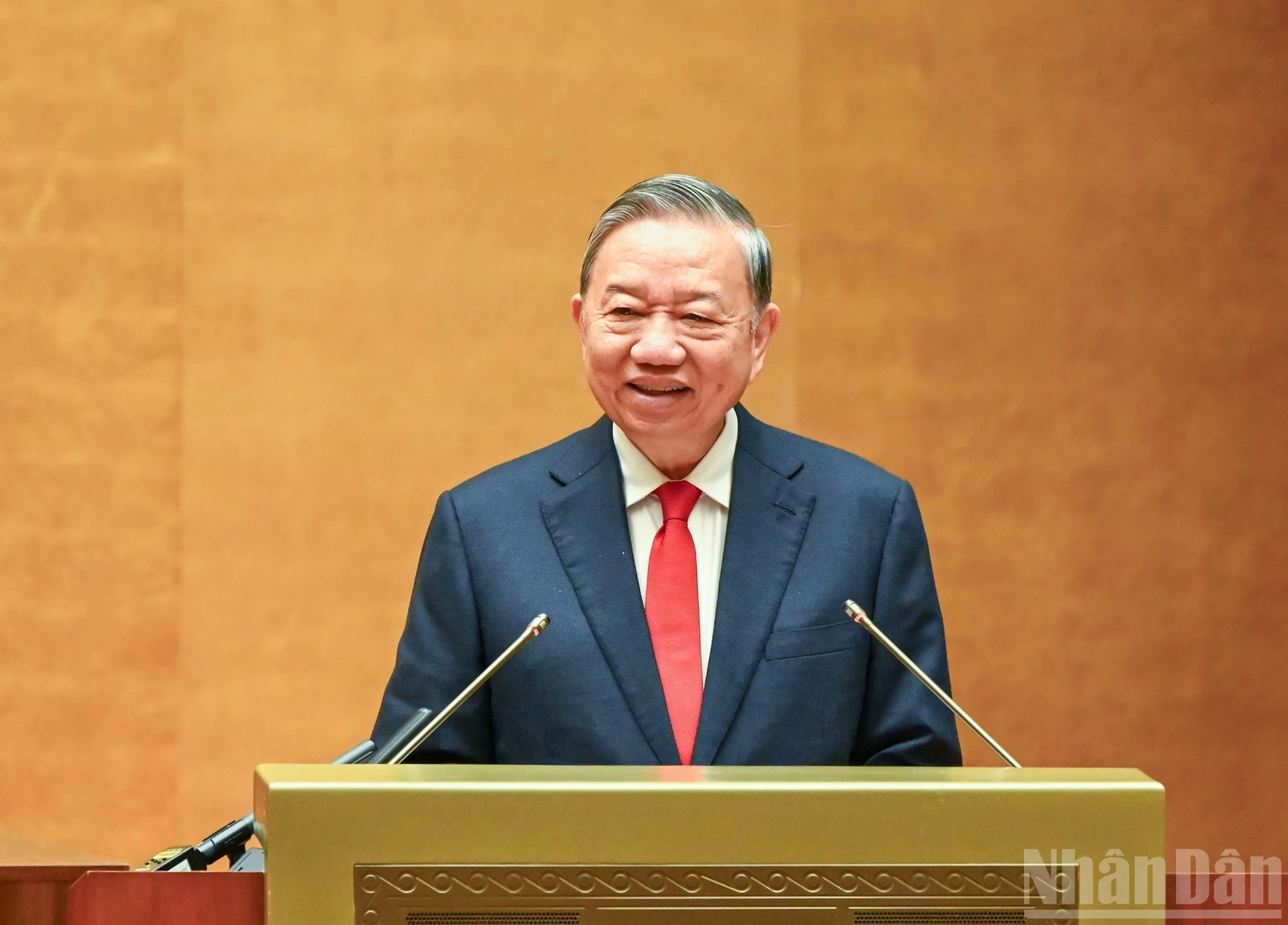 Khẩn trương xây dựng chương trình hành động, phân công rõ trách nhiệm triển khai thực hiện hai Nghị quyết của Bộ Chính trị