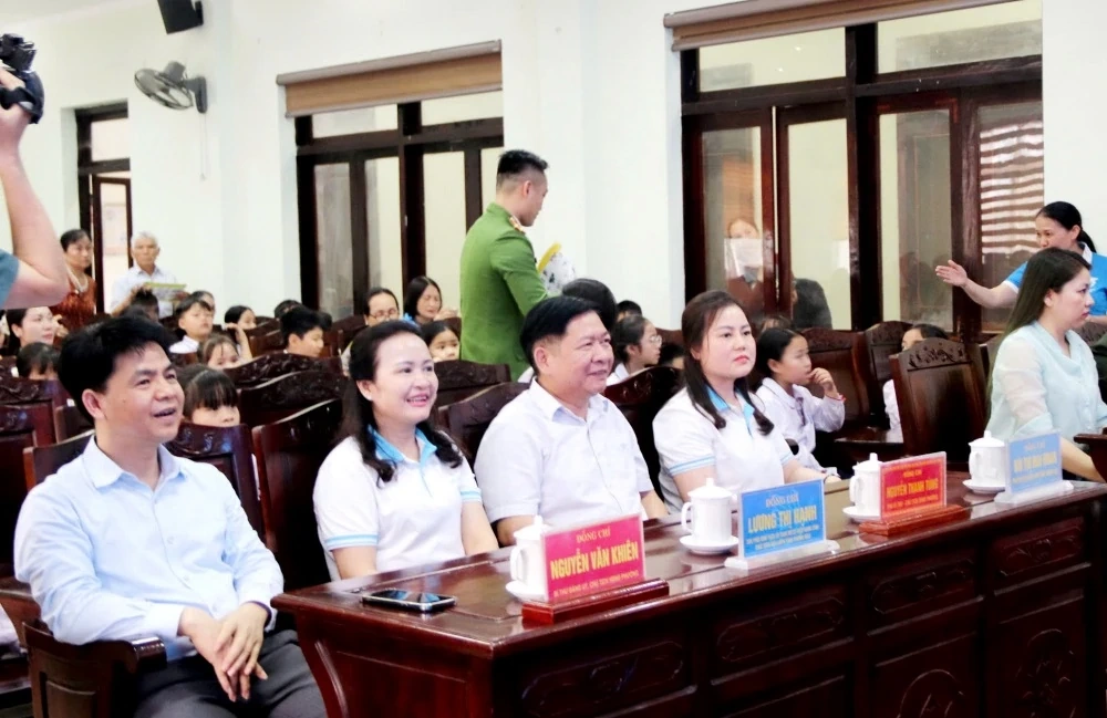 Tập huấn kỹ năng xử lý tình huống khi tham gia giao thông cho 100 hội viên phụ nữ và trẻ em