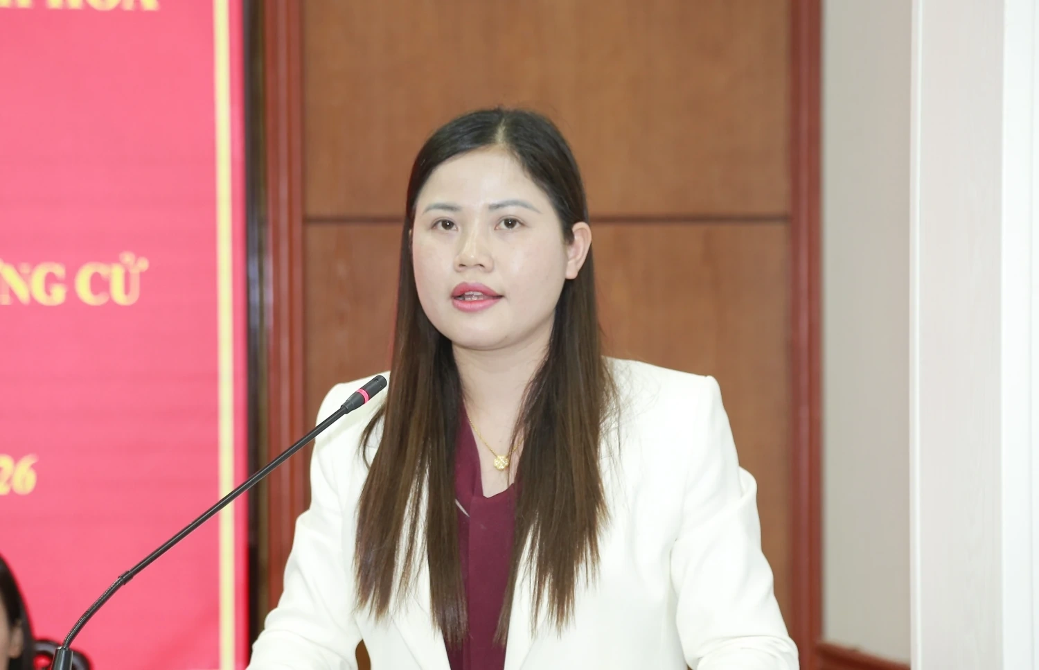 Ứng cử viên ĐBQH khóa XVI tiếp xúc cử tri các xã Cẩm Thủy, Cẩm Thạch