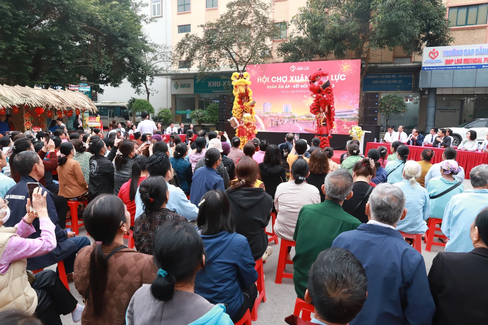 Hội chợ Xuân 2026 “Xuân ấm áp - Kết nối yêu thương” lan tỏa tinh thần nhân ái cộng đồng
