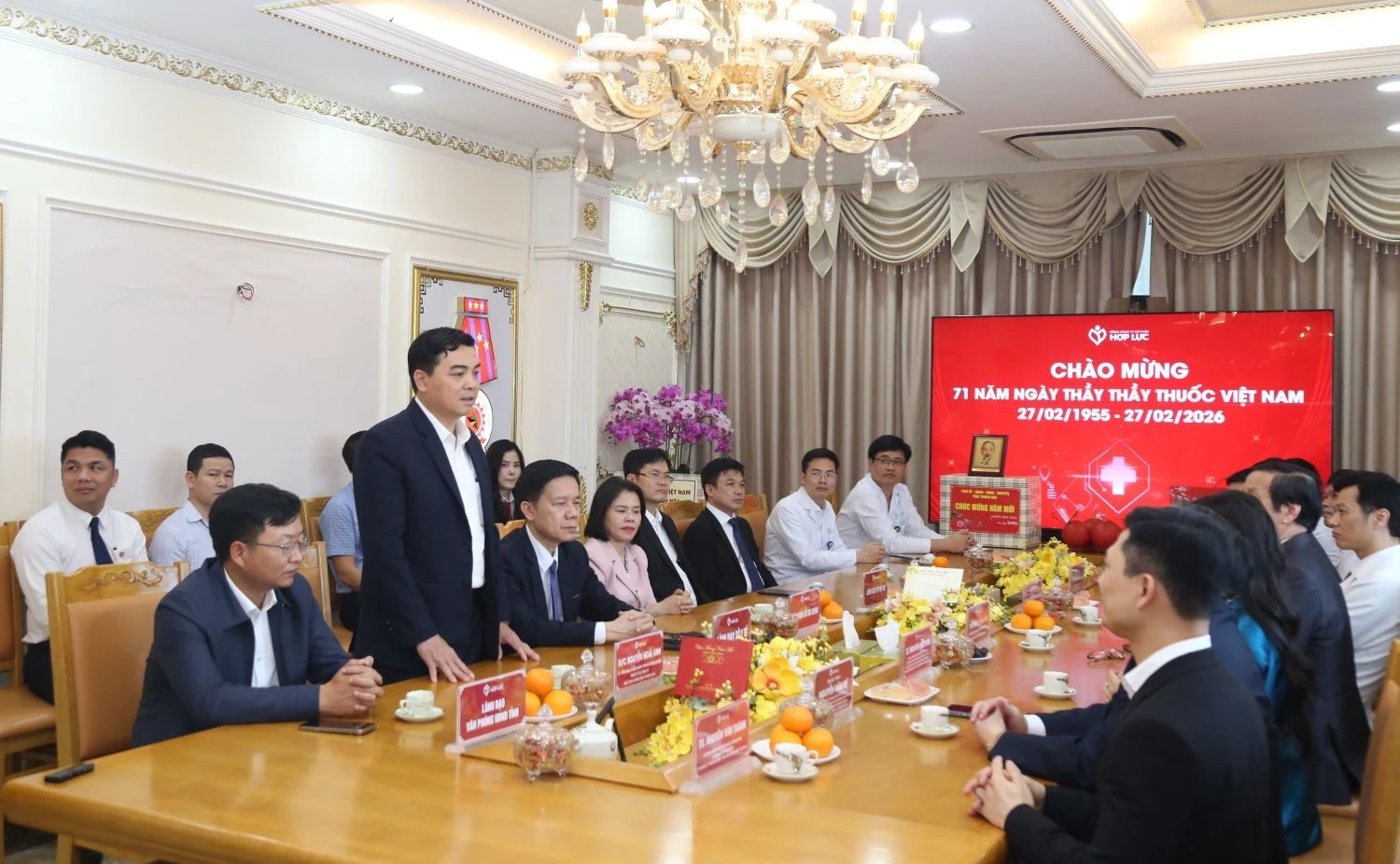 Nêu cao tinh thần đoàn kết, phát huy y đức, hết lòng vì người bệnh