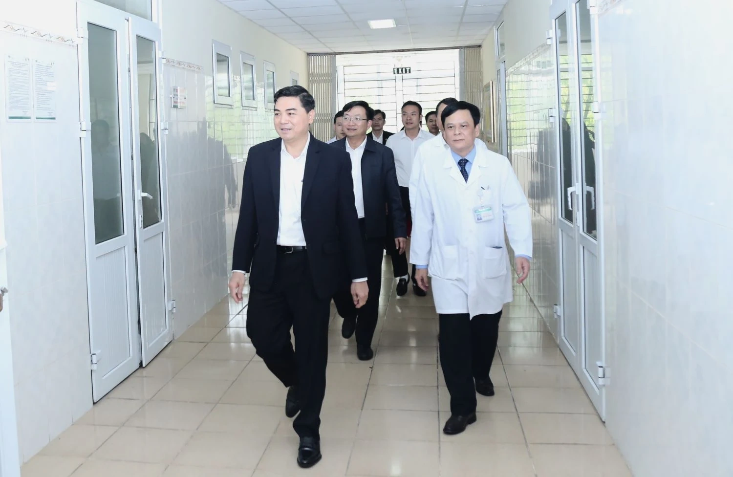 Nêu cao tinh thần đoàn kết, phát huy y đức, hết lòng vì người bệnh