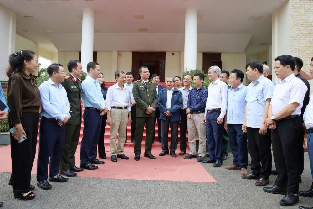 Các ứng cử viên đại biểu HĐND tỉnh tiếp xúc cử tri, vận động bầu cử tại đơn vị bầu cử số 13