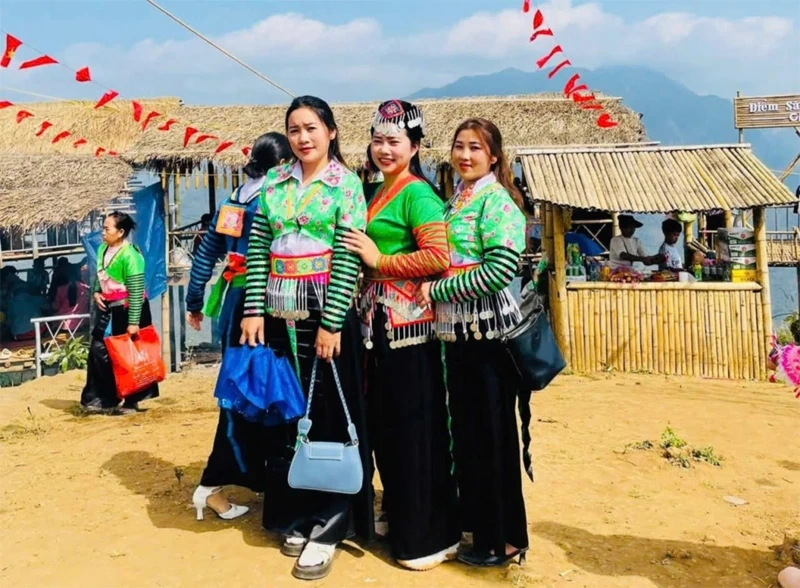 Pha Đén mùa xuân này