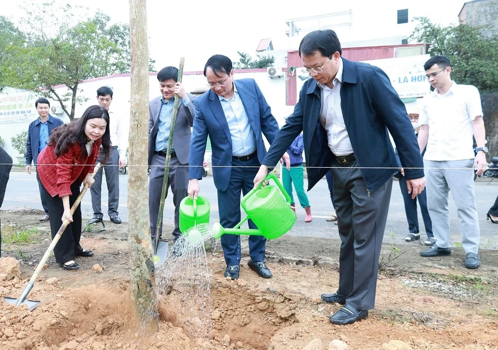 Xã Thiệu Hóa phấn đấu trồng trên 2.000 cây xanh trong năm 2026