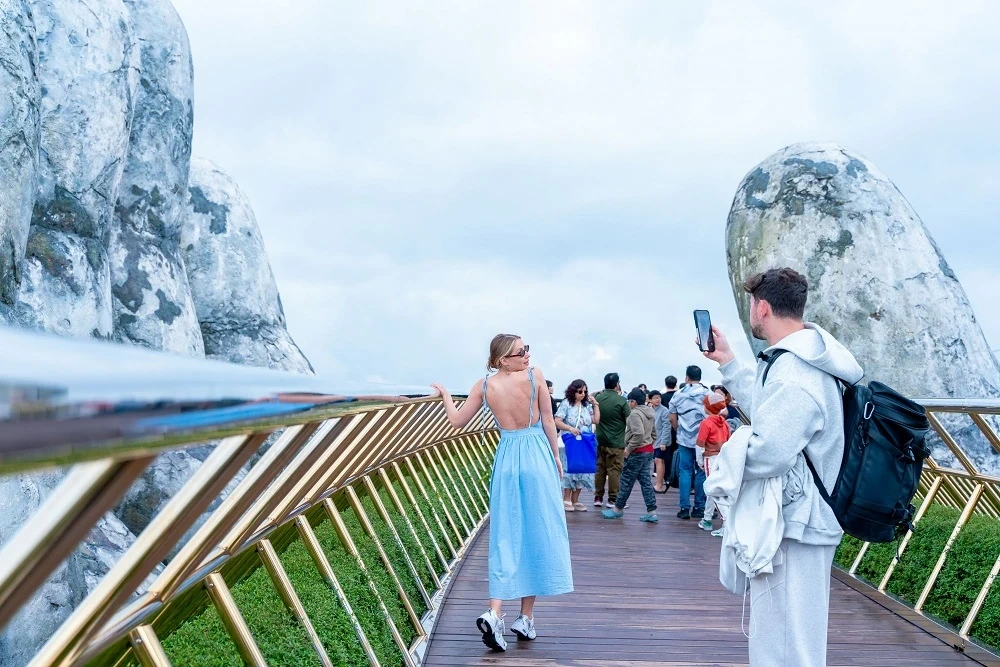 Cầu Vàng tiếp tục lọt danh sách những cây cầu đẹp nhất thế giới