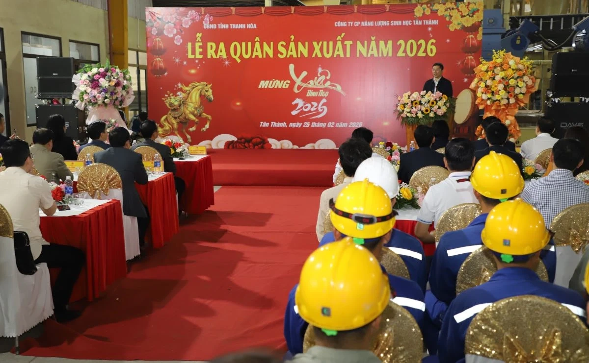 Phó Bí thư Thường trực Tỉnh ủy Nguyễn Hồng Phong dự lễ ra quân sản xuất đầu năm và làm việc tại xã Tân Thành