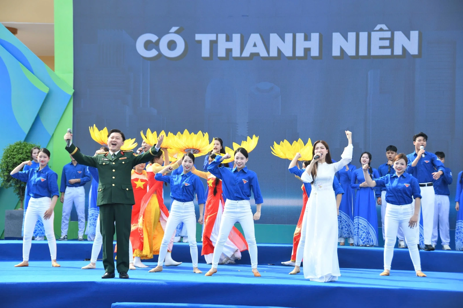 ‘Áo xanh gọi tương lai’ là ca khúc chính thức của Đại hội Đoàn TNCS Hồ Chí Minh lần thứ XIII, nhiệm kỳ 2026 -2031