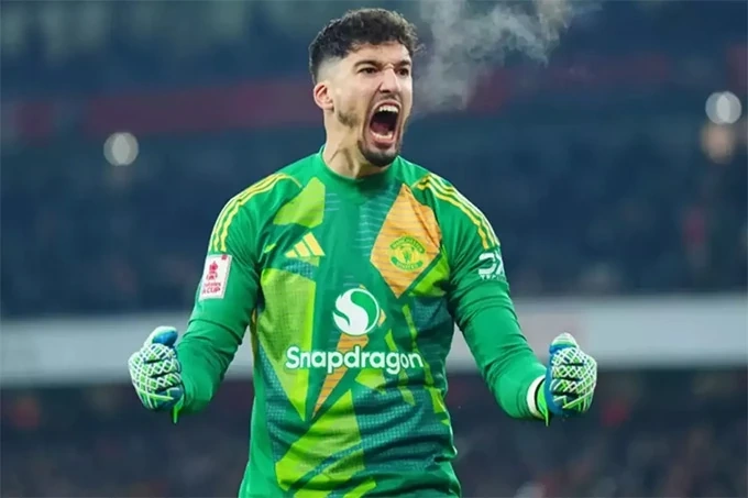 Tuyển Việt Nam chốt lịch đá giao hữu với Bangladesh; Champions League Xác định 16 anh tài