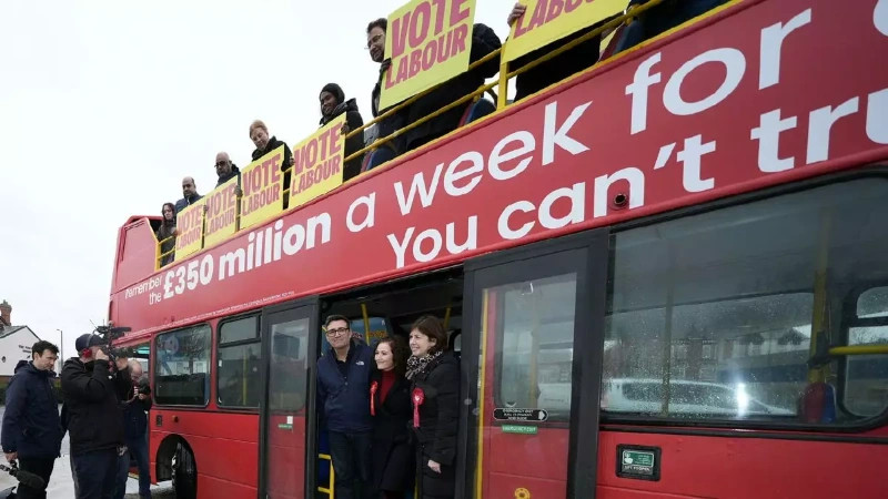 Thủ tướng Anh cam kết chống “các xu hướng cực đoan” sau thất bại bầu cử gây sốc