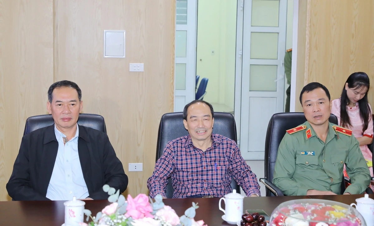 Bí thư Tỉnh ủy Nguyễn Doãn Anh chúc mừng Ngày Quốc tế Phụ nữ 8/3