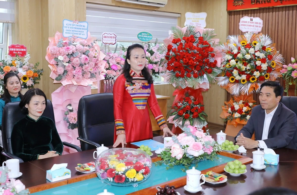 Bí thư Tỉnh ủy Nguyễn Doãn Anh chúc mừng Ngày Quốc tế Phụ nữ 8/3