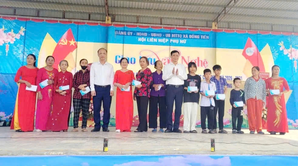 Phụ nữ xã Đồng Tiến: Sôi nổi nhiều hoạt động kỷ niệm Ngày Quốc tế Phụ nữ 8/3