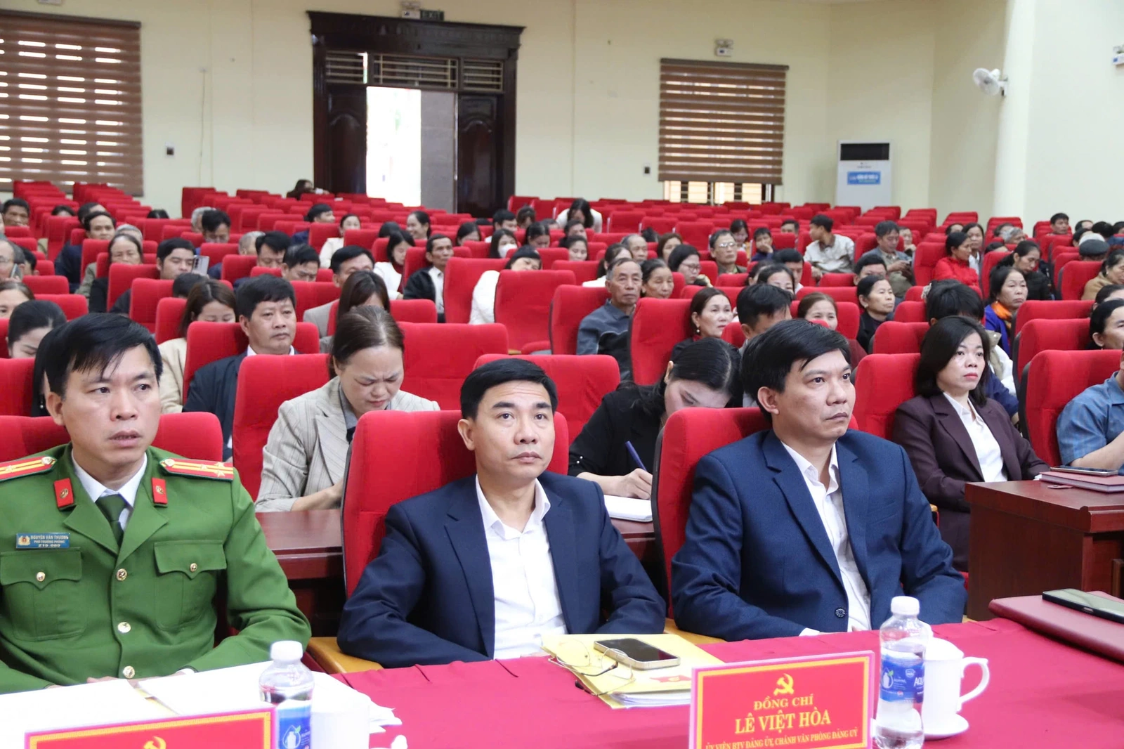 Ứng cử viên đại biểu HĐND tỉnh tiếp xúc cử tri thuộc đơn vị bầu cử số 15