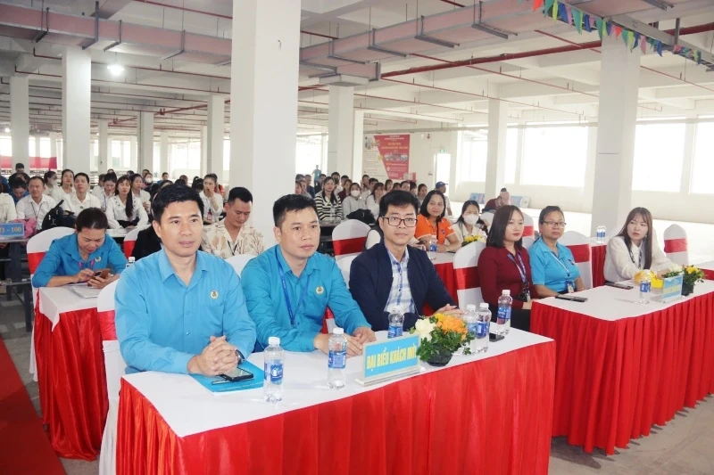 Công đoàn Công ty TNHH Giầy Rollsport Việt Nam tôn vinh 200 cán bộ, công nhân viên tiêu biểu