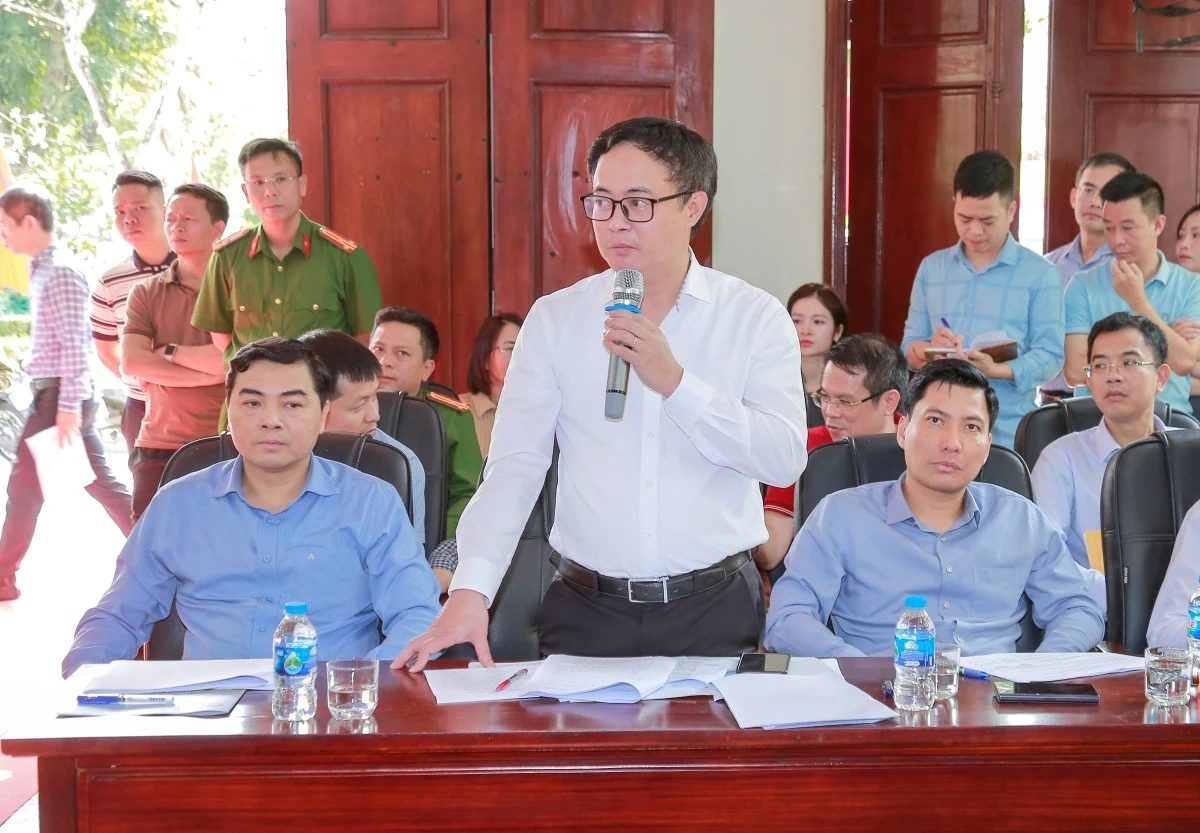 Chủ tịch UBND tỉnh Nguyễn Hoài Anh dự tổng duyệt diễn tập về nghiệp vụ bầu cử tại phường Hạc Thành