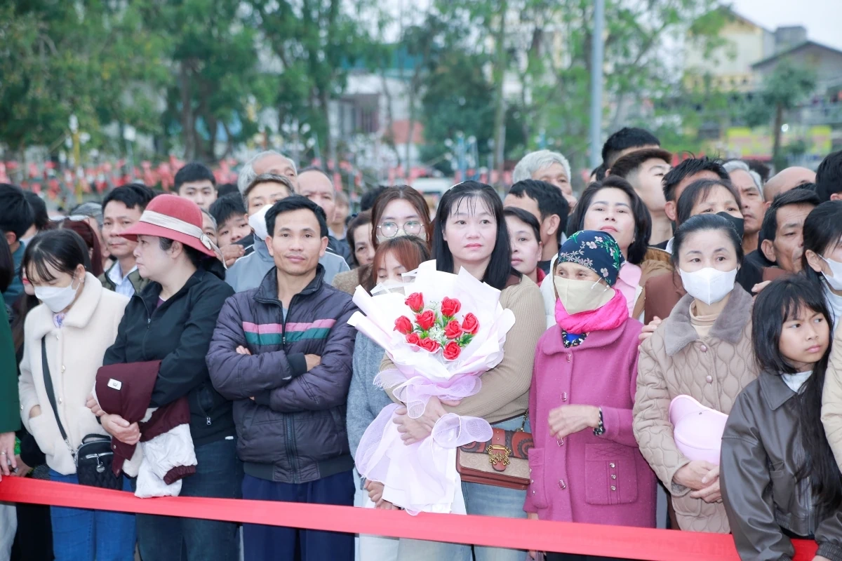 Sáng 5/3, hàng nghìn thanh niên Thanh Hóa đã hăng hái lên đường nhập ngũ