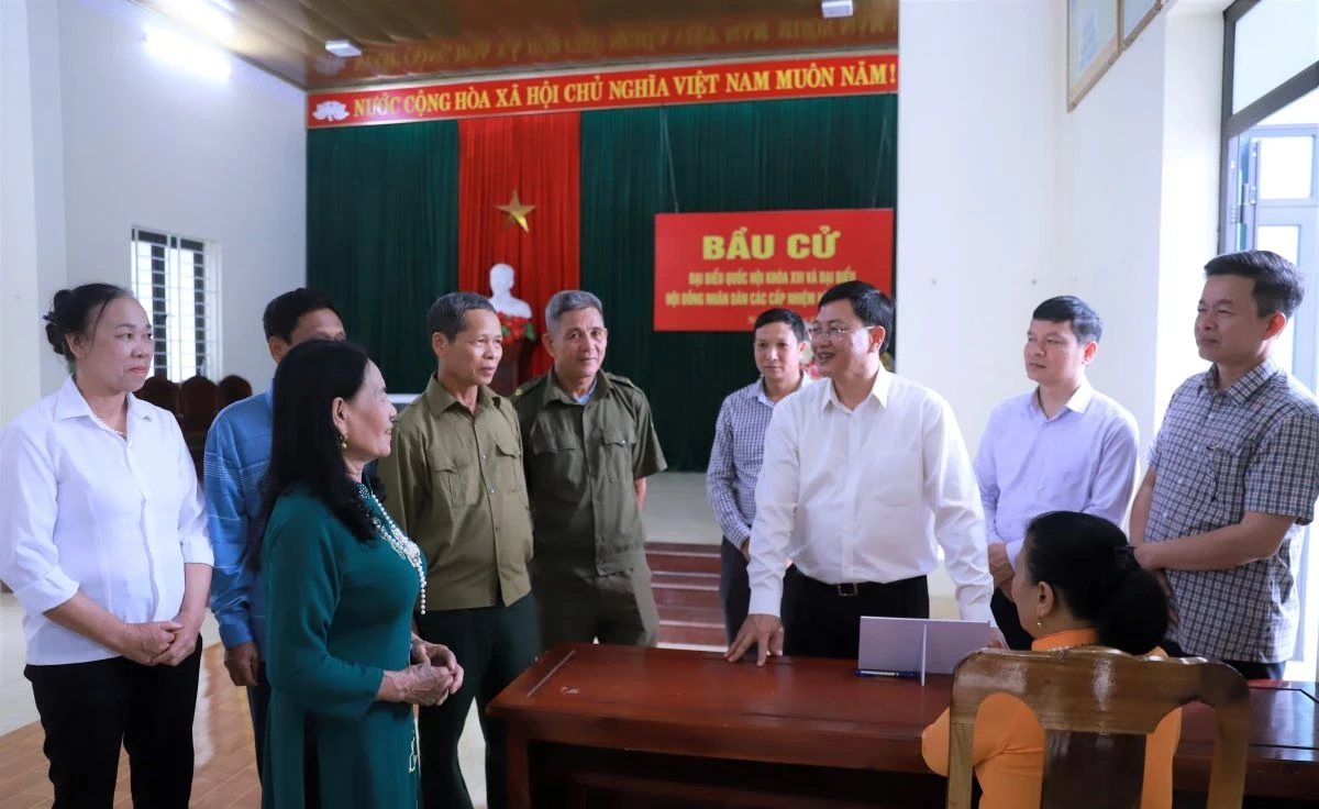 Phó Chủ tịch Thường trực UBND tỉnh Mai Xuân Liêm kiểm tra công tác chuẩn bị bầu cử tại một số địa phương