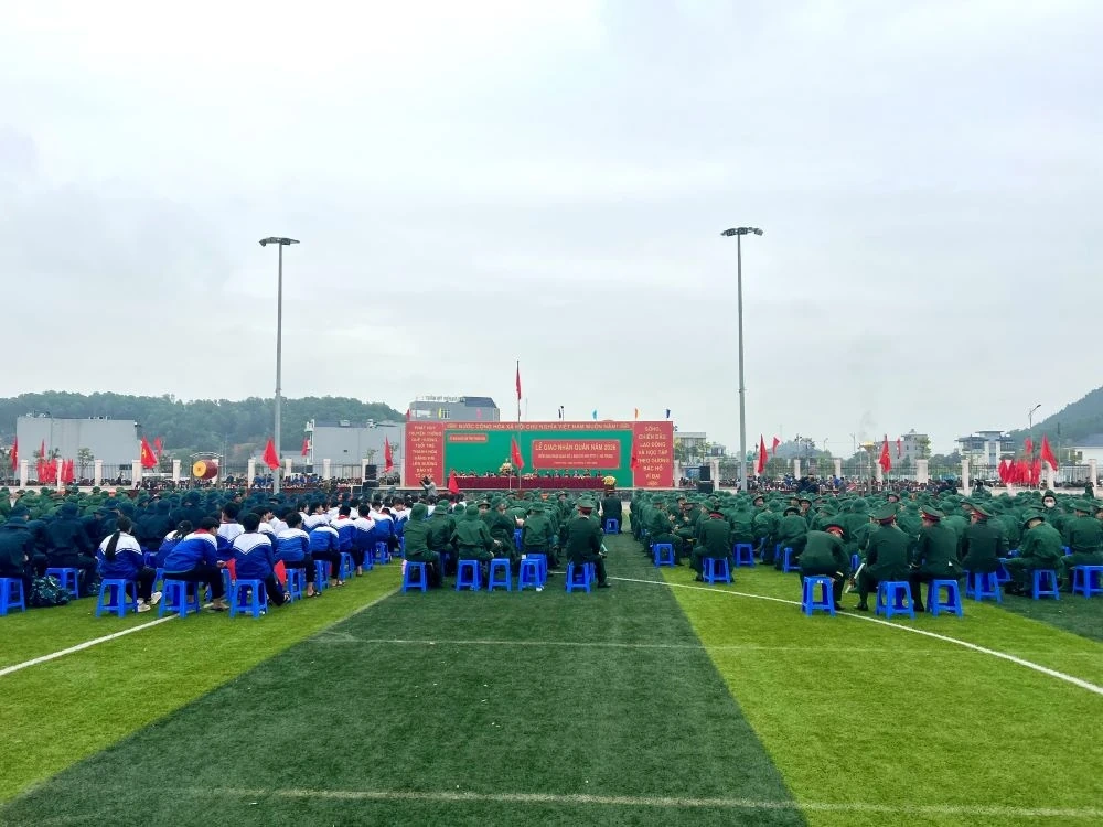 [Cập nhật] Thanh niên các địa phương hăng hái lên đường nhập ngũ
