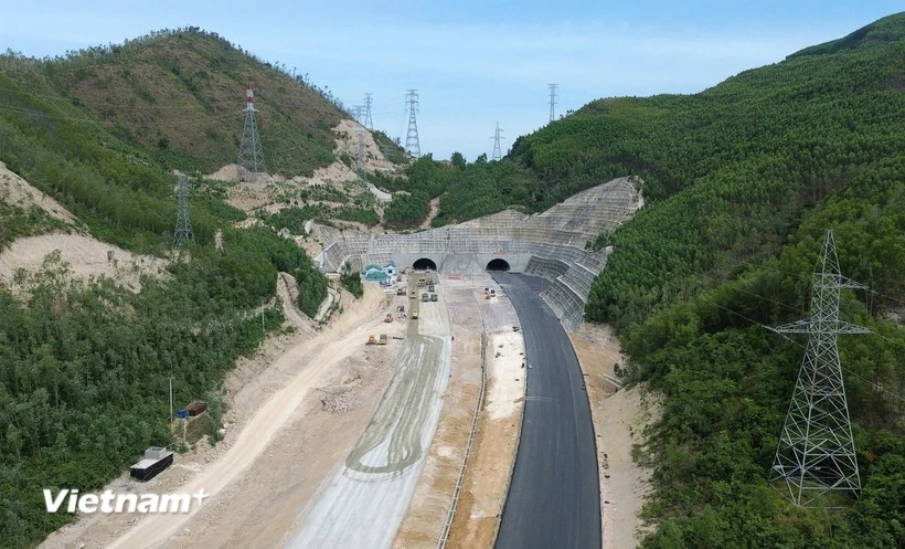 8 hầm trên cao tốc Bắc-Nam sẽ hoàn thành thi công mở rộng trong năm nay