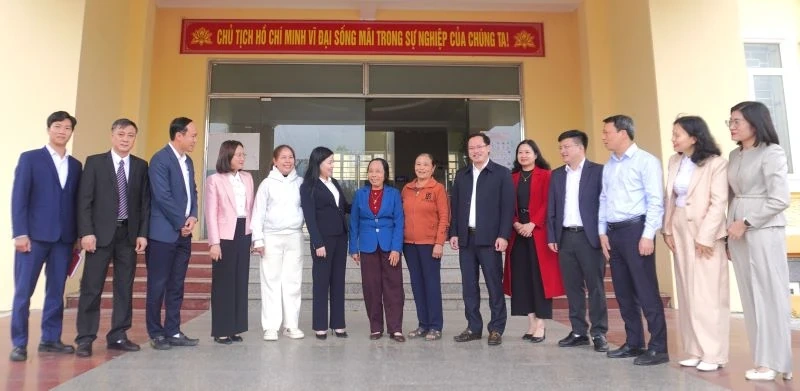 Ứng cử viên đại biểu HĐND tỉnh tiếp xúc cử tri tại đơn vị bầu cử số 20