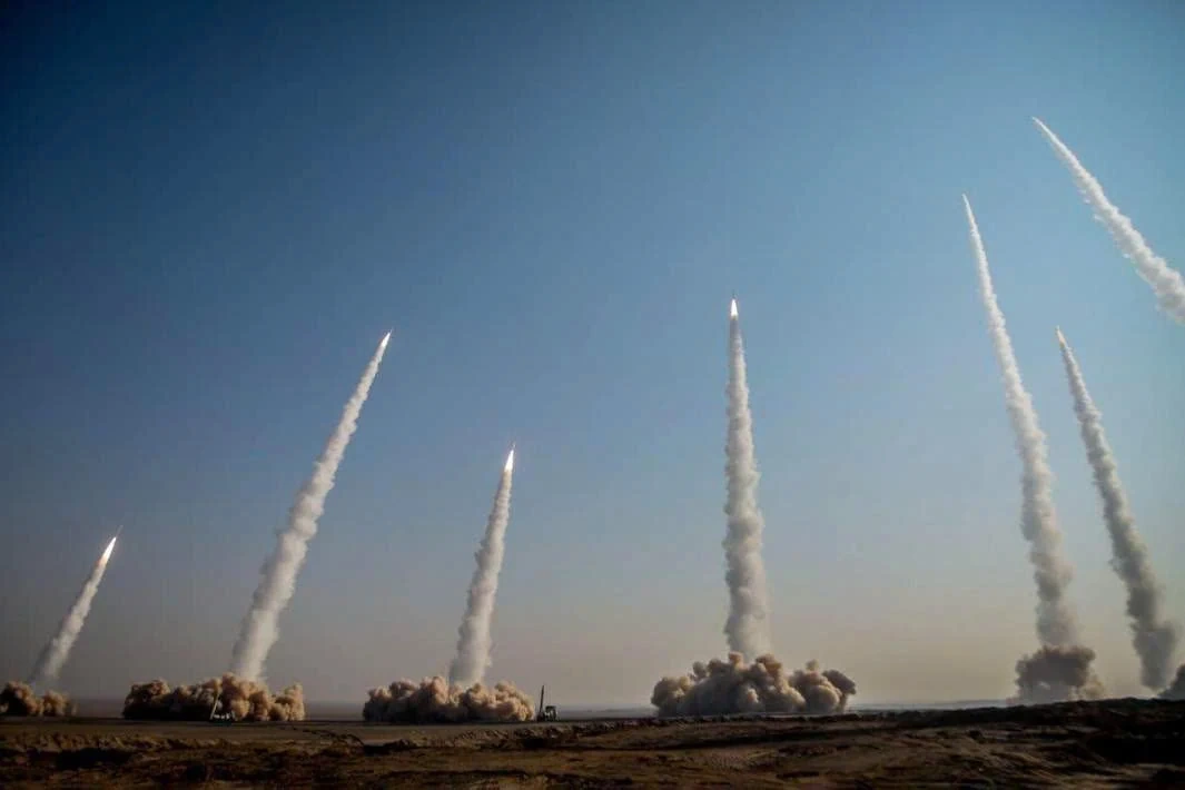 Đánh trống ghi tên hay châm ngòi khủng hoảng?