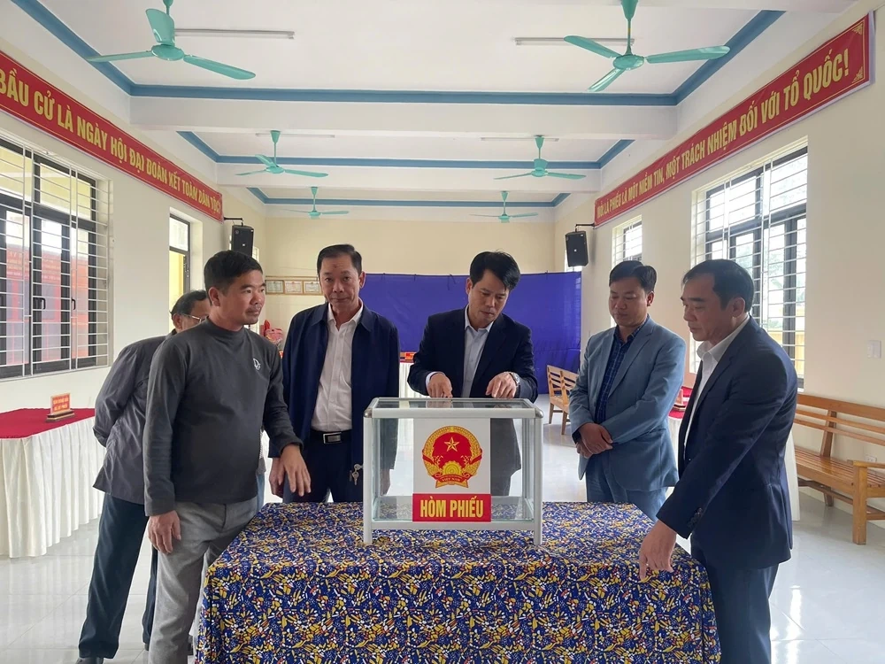 Giám sát việc lãnh đạo, chỉ đạo, tổ chức thực hiện công tác chuẩn bị bầu cử tại các xã Hoằng Thanh, Hoằng Giang