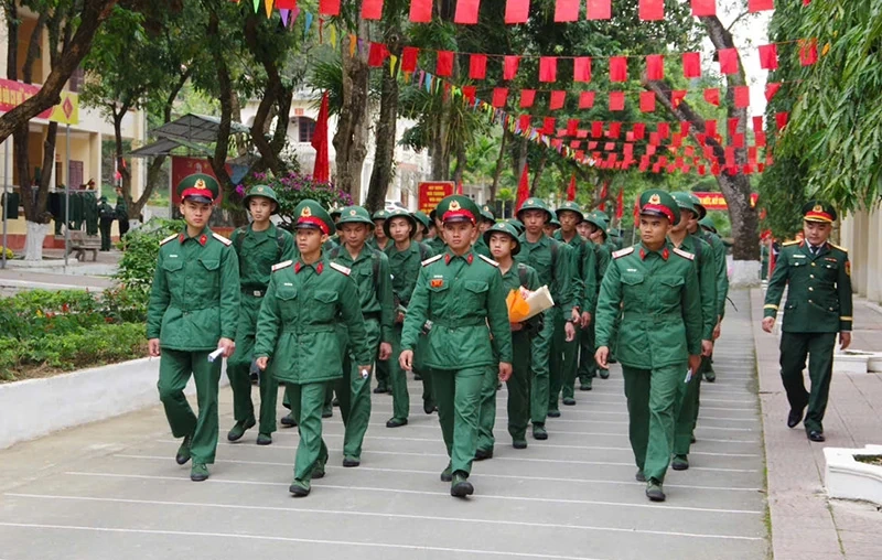 Thanh niên các địa phương hăng hái lên đường nhập ngũ