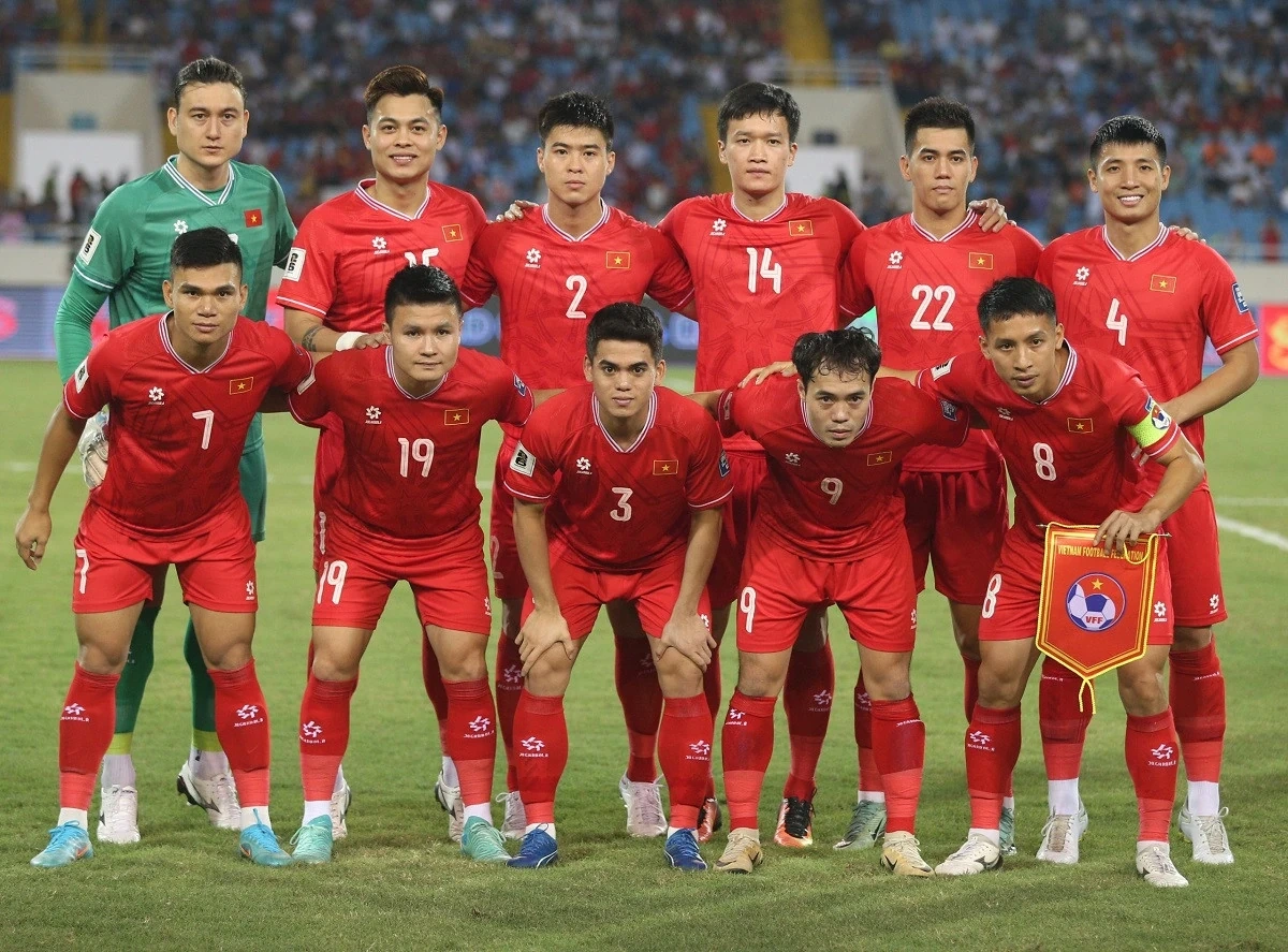 Nam Định ngược dòng kịch tính tại V.League; Arsenal xây chắc ngôi đầu Ngoại Hạng Anh