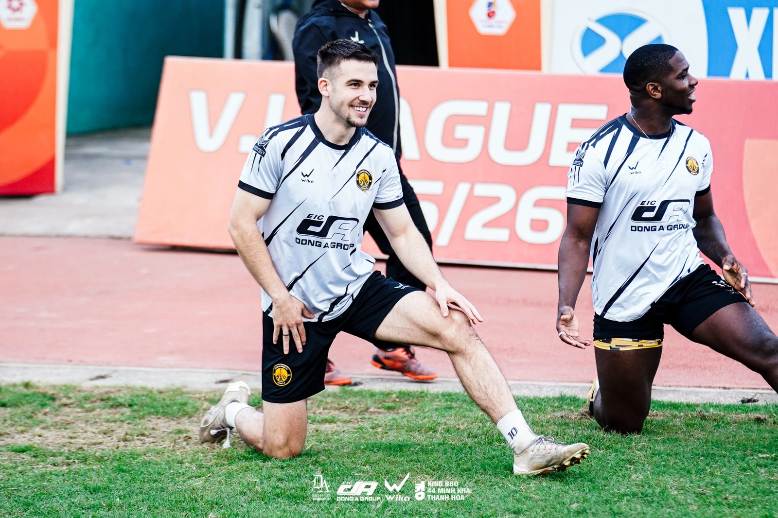 Đông Á Thanh Hóa gỡ “án” FIFA, công bố 4 tân binh trước trận gặp Hà Tĩnh