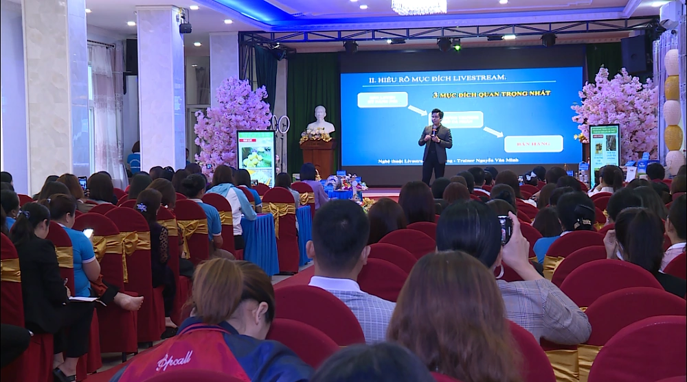 Khi phụ nữ trở thành “nhà kinh doanh số”