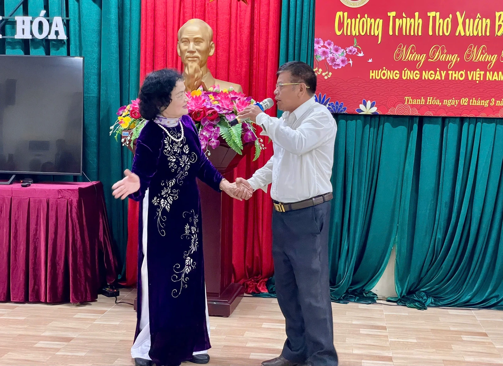Sôi nổi chương trình “Thơ xuân Bính Ngọ 2026”