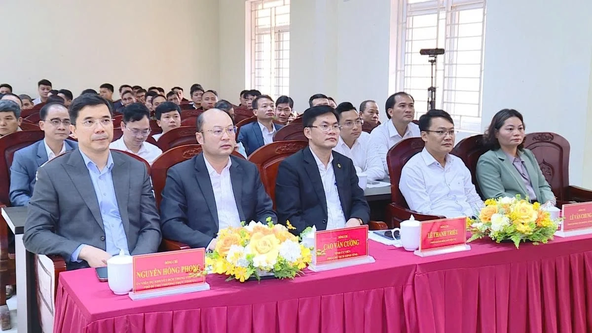 Hội nghị trực tuyến toàn tỉnh vận hành mẫu quy trình bỏ phiếu bầu cử đại biểu Quốc hội khóa XVI và HĐND các cấp nhiệm kỳ 2026-2031