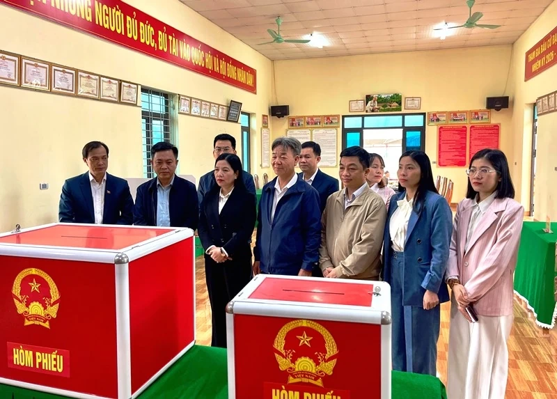 Chủ nhiệm Ủy ban Kiểm tra Tỉnh ủy Phạm Thị Thanh Thủy kiểm tra công tác chuẩn bị bầu cử