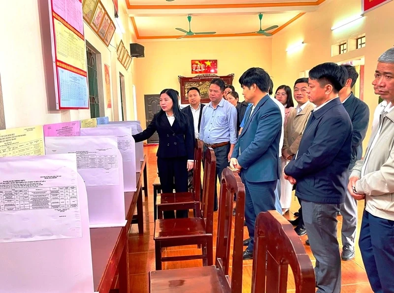 Chủ nhiệm Ủy ban Kiểm tra Tỉnh ủy Phạm Thị Thanh Thủy kiểm tra công tác chuẩn bị bầu cử