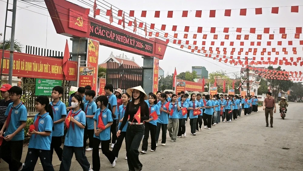 Xã Định Tân vận hành mẫu quy trình bỏ phiếu bầu cử