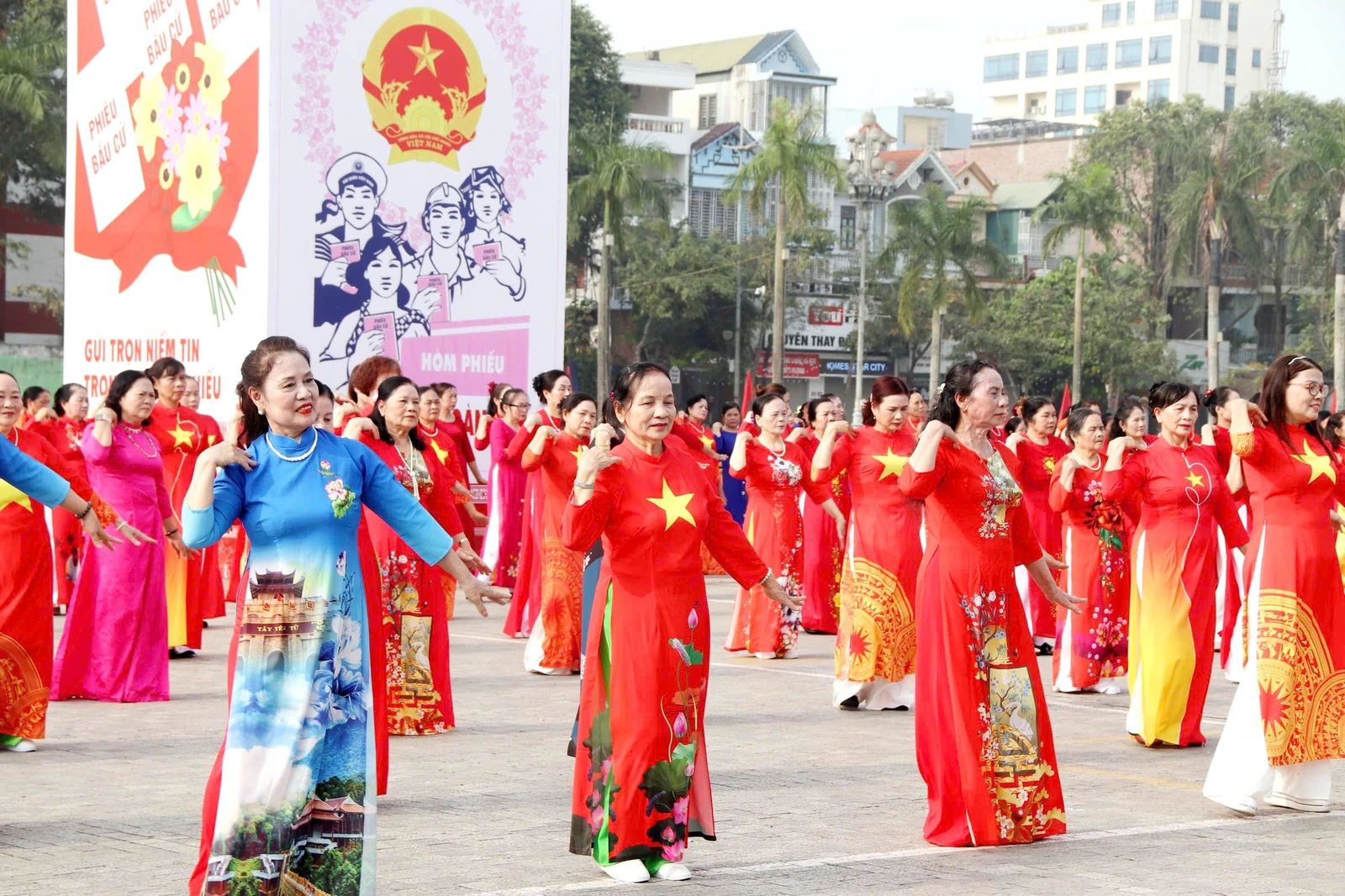 Phụ nữ Thanh Hoá: Gửi trọn niềm tin qua lá phiếu