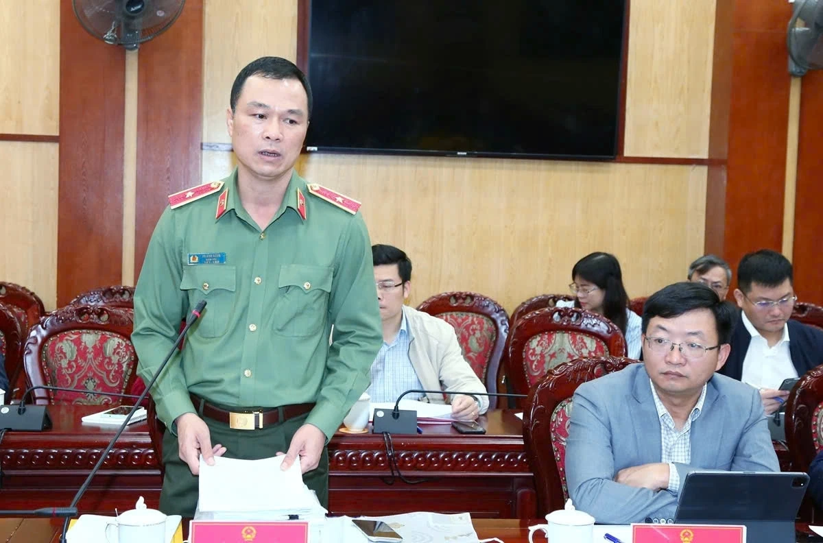 UBND tỉnh họp chuyên đề tháng 3: Thảo luận, cho ý kiến vào một số tờ trình, kế hoạch quan trọng