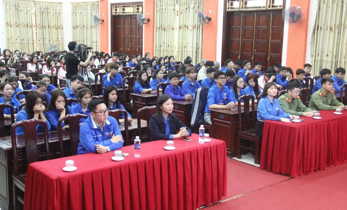 Phát huy vai trò của thanh niên trong đấu tranh phòng, chống thông tin xấu độc trên không gian mạng