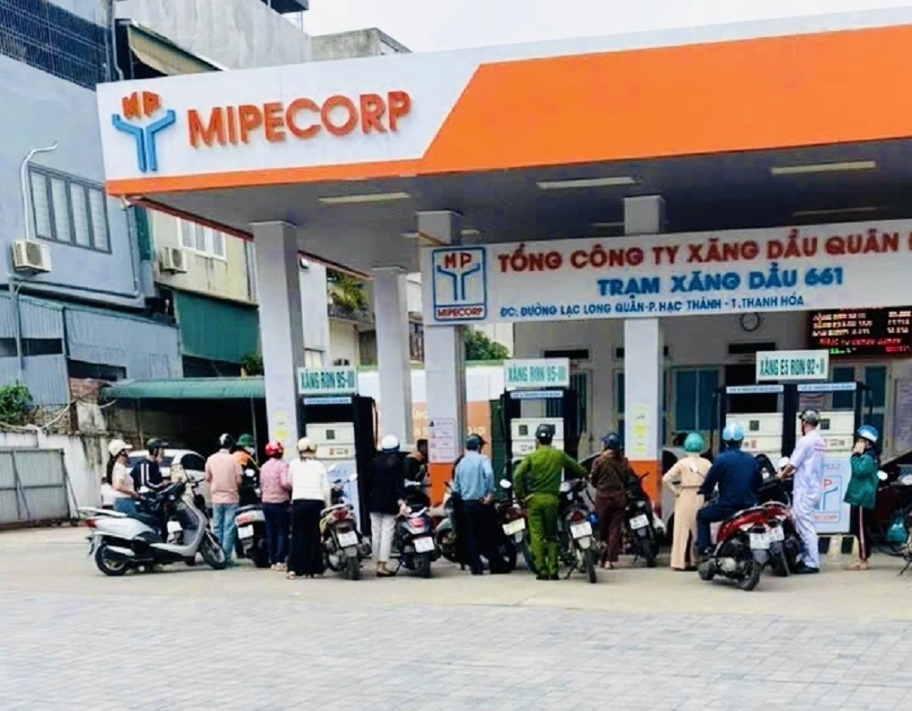 Hoạt động sản xuất, kinh doanh gặp khó trước diễn biến giá xăng, dầu tăng “phi mã”