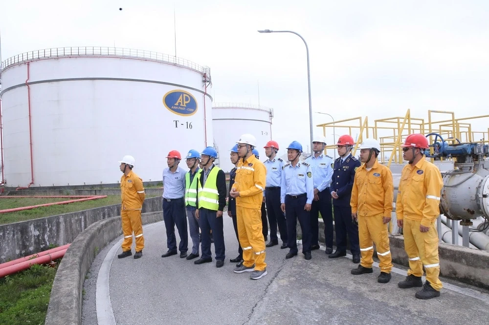 Triển khai nhiều giải pháp bảo đảm nguồn cung xăng dầu