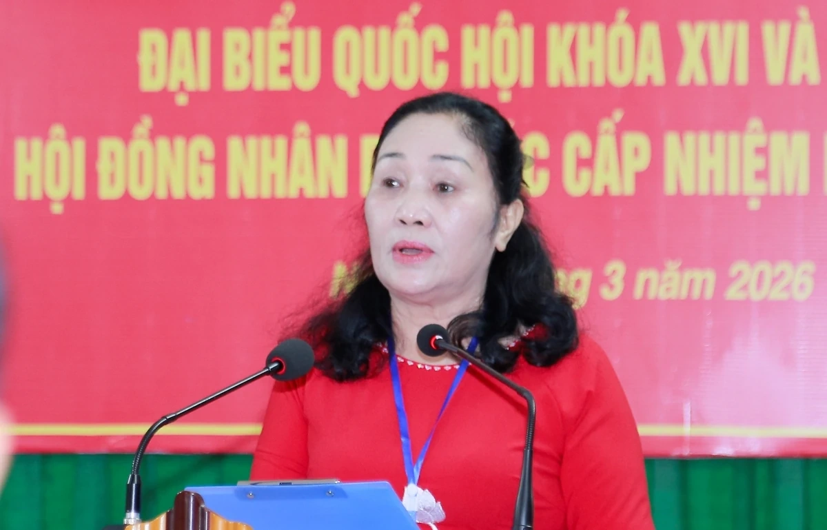 Phó Bí thư Tỉnh ủy, Chủ tịch Ủy ban MTTQ tỉnh Trịnh Tuấn Sinh dự lễ khai mạc và bỏ phiếu bầu cử tại Nhà văn hóa Tổ dân phố Đội Cung 3