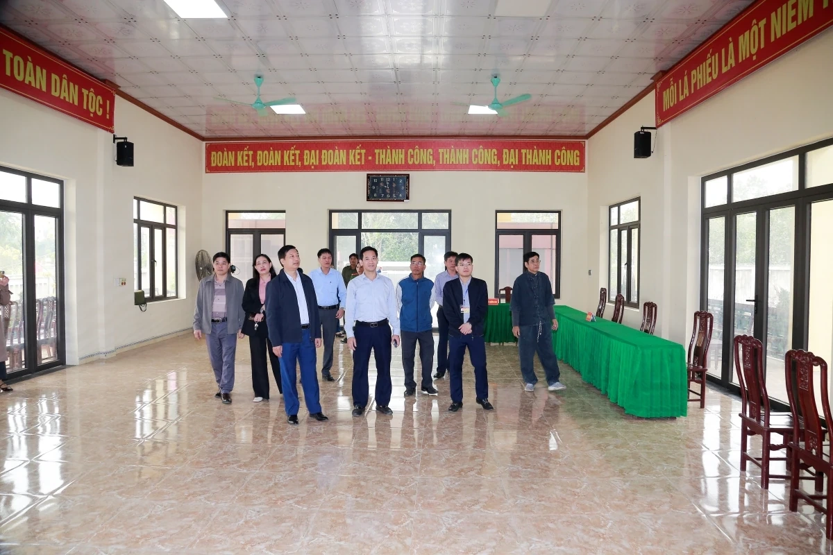 Phó Bí thư Tỉnh ủy, Chủ tịch Ủy ban MTTQ tỉnh Trịnh Tuấn Sinh kiểm tra công tác chuẩn bị bầu cử