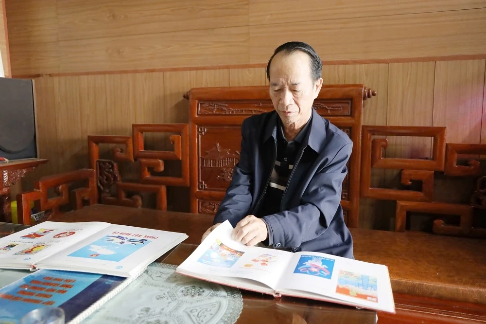 Những người “vẽ” không khí ngày hội non sông